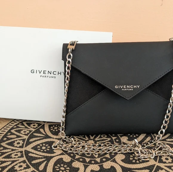 Givinchy pouch - Picture 3 of 13